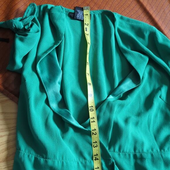 B. Smart Green Mini V-Neck Flowy Tie Shoulder Wrap Mini Dress Size 5 - Picture 7 of 8